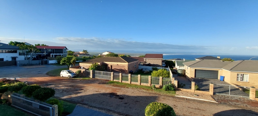 5 Bedroom Property for Sale in Wavecrest Eastern Cape